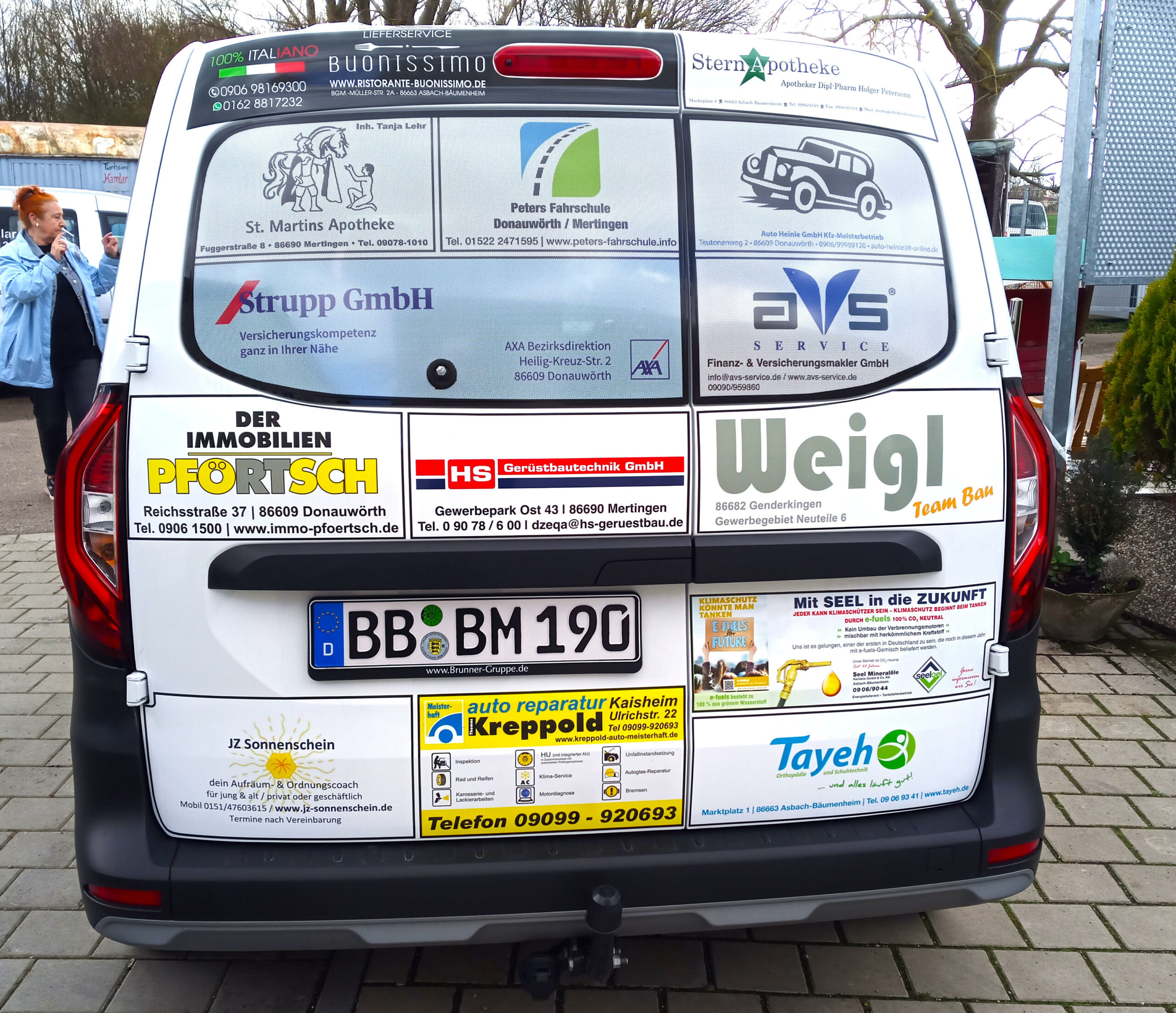 Peters Fahrschule ist Sponsor des Tierheims in Hamlar
